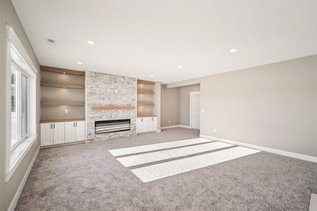 17400 North Valley Drive, Urbandale, IA 50323