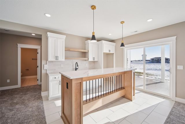 17400 North Valley Drive, Urbandale, IA 50323