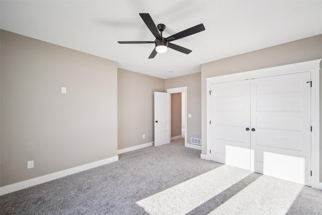 17400 North Valley Drive, Urbandale, IA 50323