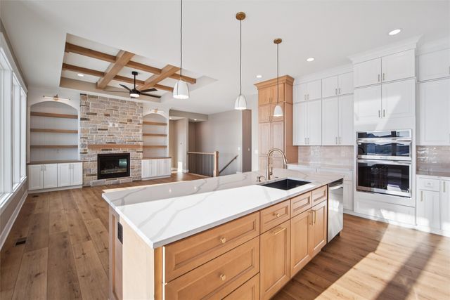 17400 North Valley Drive, Urbandale, IA 50323