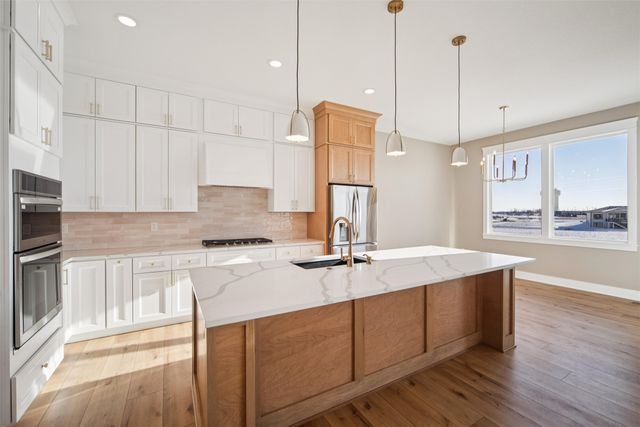 17400 North Valley Drive, Urbandale, IA 50323