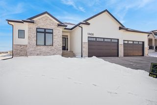 17400 North Valley Drive, Urbandale, IA 50323