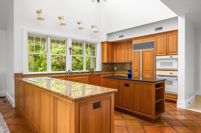 140 Seapuit Road, Osterville, MA 02655