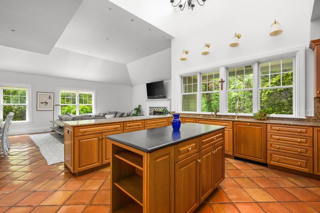 140 Seapuit Road, Osterville, MA 02655