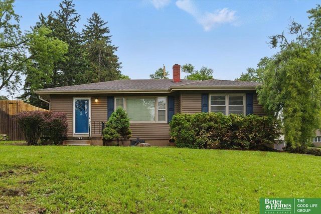 8806 Nicholas Street, Omaha, NE 68114