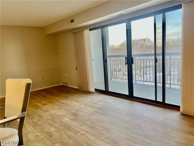 12550 Lake Avenue 904, Lakewood, OH 44107