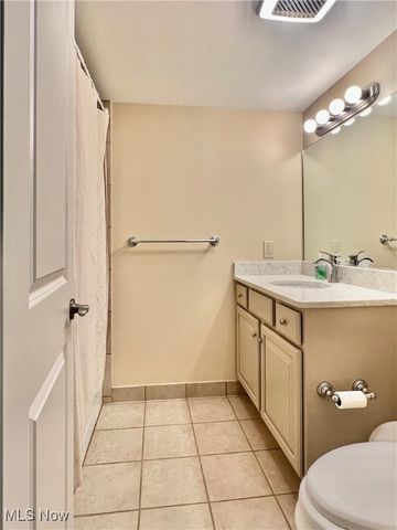 12550 Lake Avenue 904, Lakewood, OH 44107