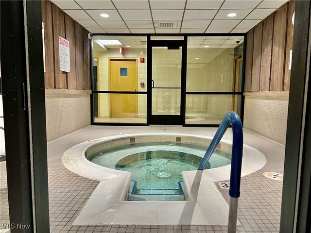 12550 Lake Avenue 904, Lakewood, OH 44107