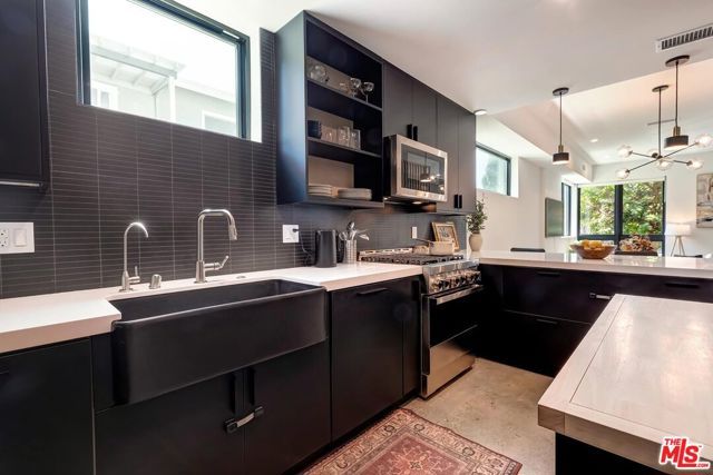 4180 Duquesne Avenue 1, Culver City, CA 90232