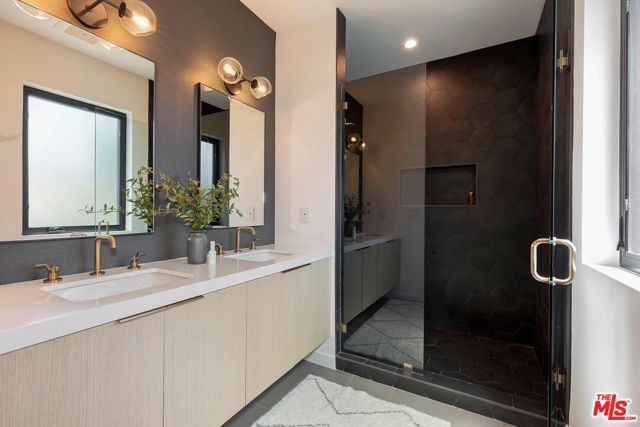 4180 Duquesne Avenue 1, Culver City, CA 90232