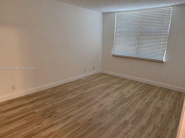9420 Poinciana Place 206, Davie, FL 33324