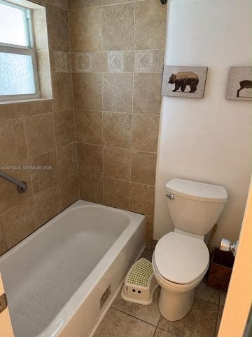 9420 Poinciana Place 206, Davie, FL 33324