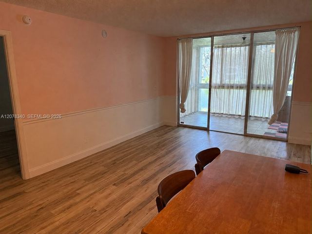 9420 Poinciana Place 206, Davie, FL 33324