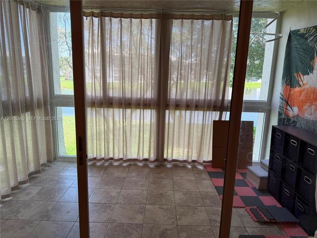 9420 Poinciana Place 206, Davie, FL 33324