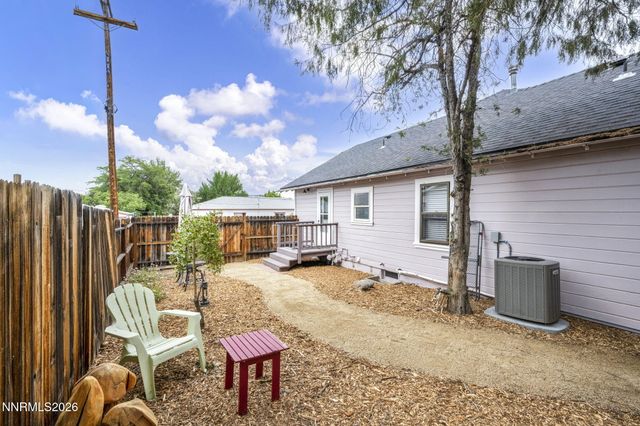 1350 Feather Way, Reno, NV 89509