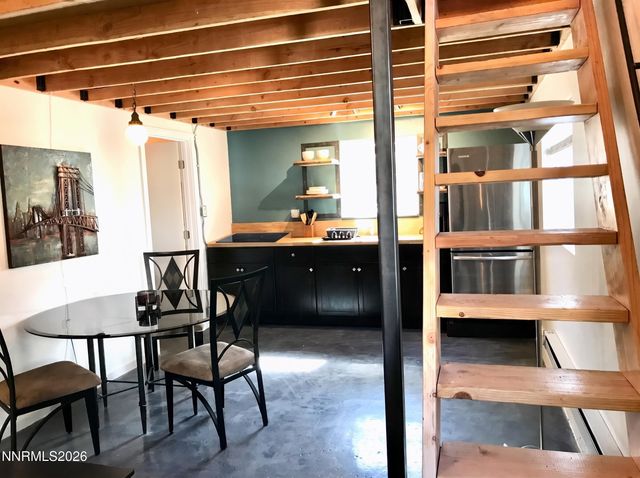 1350 Feather Way, Reno, NV 89509