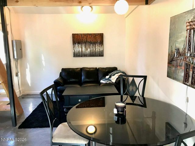 1350 Feather Way, Reno, NV 89509