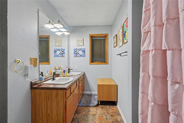 316 E Grace Street, Osceola, IA 50213