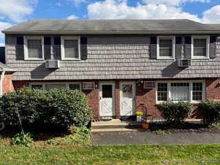 90 Old Farms Lane 90, New Milford, CT 06776