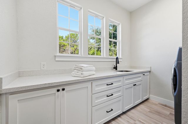 26 Persimmon Drive DR, Wimberley, TX 78676