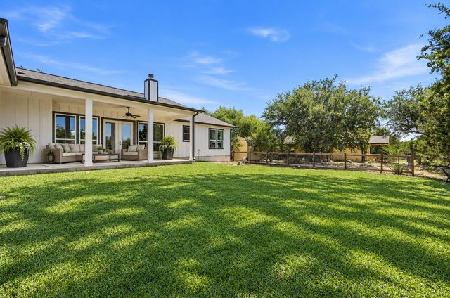 26 Persimmon Drive DR, Wimberley, TX 78676
