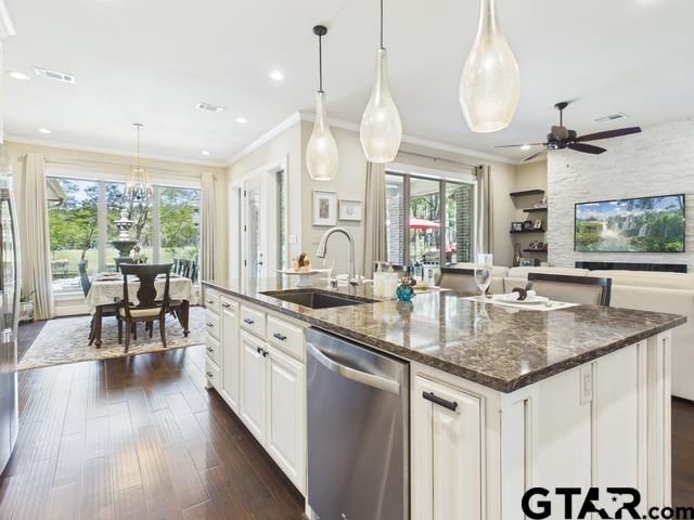 8550 TOLER POINTE, Larue, TX 75770