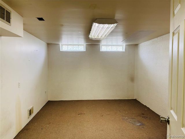 20224 Nicke Street, Clinton Township, MI 48035