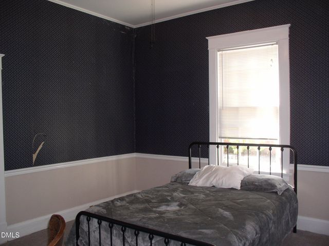 934 S Chestnut Street, Henderson, NC 27536