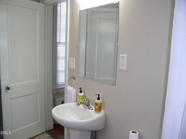 934 S Chestnut Street, Henderson, NC 27536