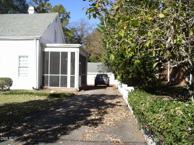 934 S Chestnut Street, Henderson, NC 27536