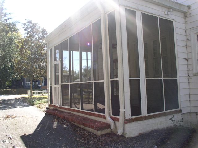 934 S Chestnut Street, Henderson, NC 27536