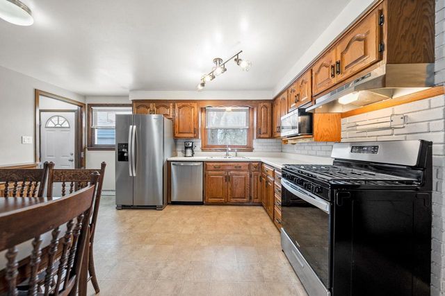 1313 SAN JOSE PLACE, Green Bay, WI 54303