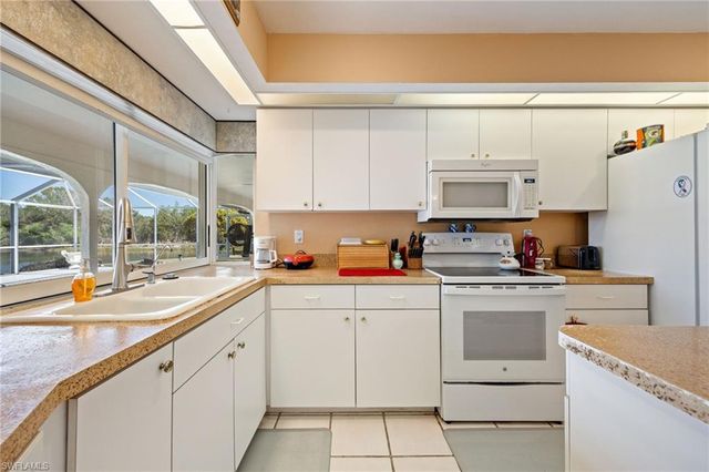 11701 Pinewood Lakes DR, Fort Myers, FL 33913