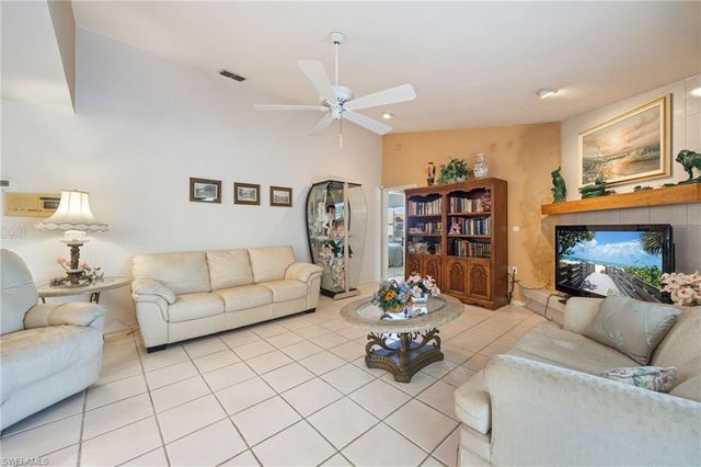 11701 Pinewood Lakes DR, Fort Myers, FL 33913