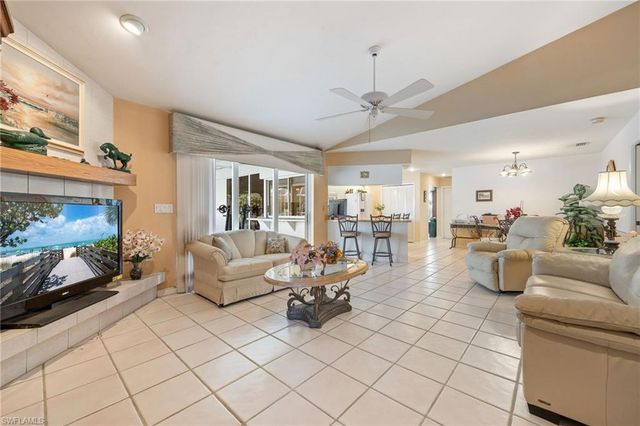 11701 Pinewood Lakes DR, Fort Myers, FL 33913