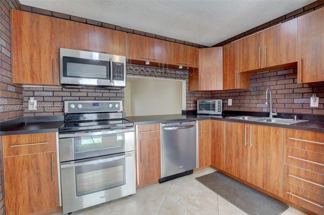 9874 Hammocks Boulevard 108-49, Miami, FL 33196