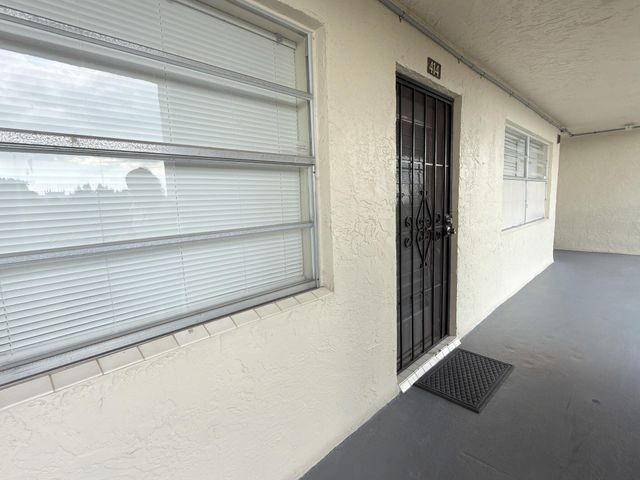 3070 NW 48TH Terrace 414, Lauderdale Lakes, FL 33313