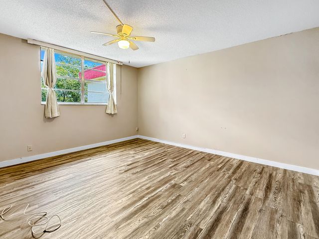 3070 NW 48TH Terrace 414, Lauderdale Lakes, FL 33313