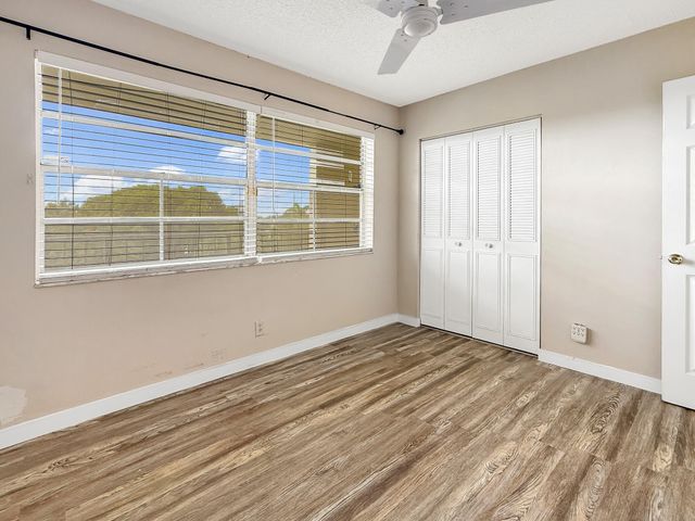 3070 NW 48TH Terrace 414, Lauderdale Lakes, FL 33313