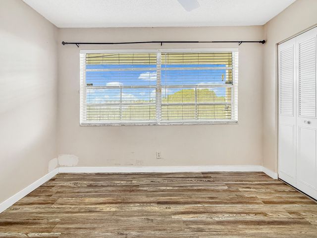 3070 NW 48TH Terrace 414, Lauderdale Lakes, FL 33313