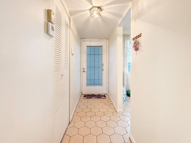 3070 NW 48TH Terrace 414, Lauderdale Lakes, FL 33313