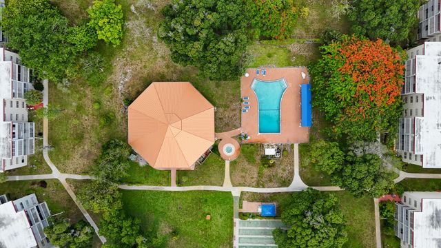 3070 NW 48TH Terrace 414, Lauderdale Lakes, FL 33313