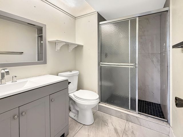 3070 NW 48TH Terrace 414, Lauderdale Lakes, FL 33313