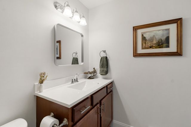 55 Over Lake Court, St. Albans Town, VT 05478