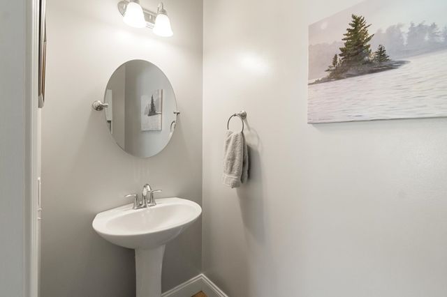 55 Over Lake Court, St. Albans Town, VT 05478