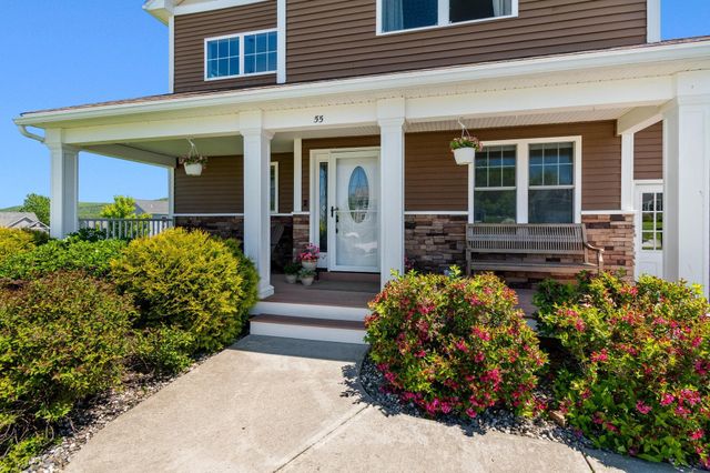 55 Over Lake Court, St. Albans Town, VT 05478