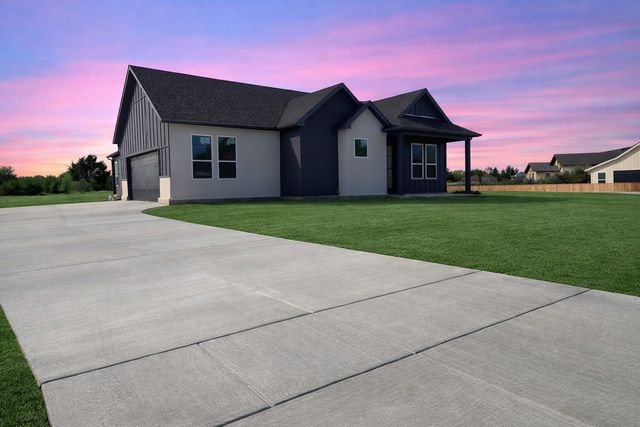 1126 Gannon Lane, Desoto, TX 75115