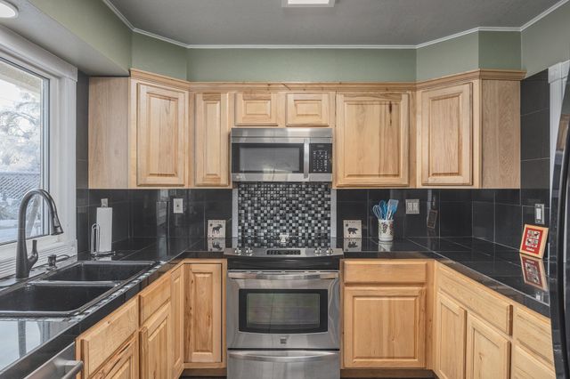 1011 LATHROP STREET, Fairbanks, AK 99701