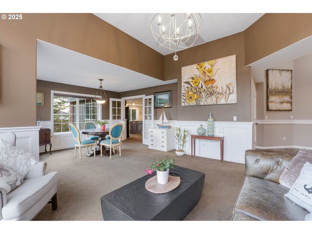 15943 Sw ENNA Ct, Portland, OR 97224