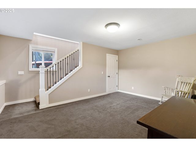 15943 Sw ENNA Ct, Portland, OR 97224